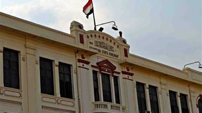 السكك الحديدية: دراجة بخارية تقتحم القضبان من مكان غير معد للعبور