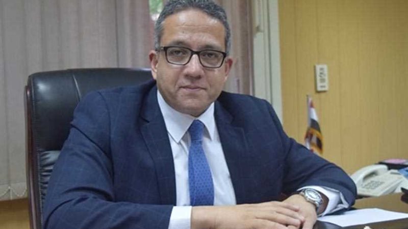 وزير الآثار يشيد