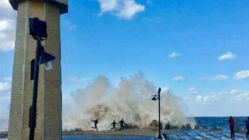 بالصور.. أمطار ورياح