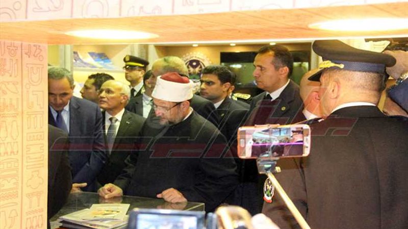 وزير الأوقاف يدعو