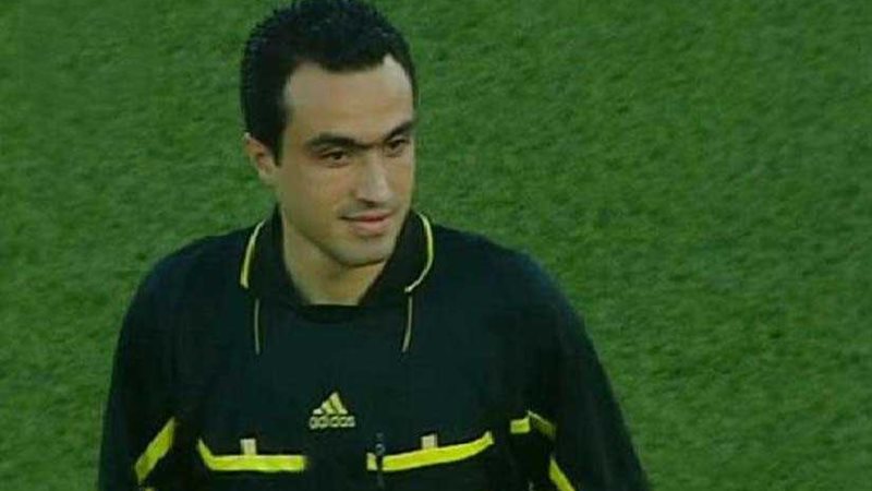 سامي حكماً للقاء