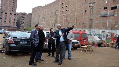 محافظ القليوبية في جولة مفاجئة بشبرا الخيمة وقليوب لمتابعة منظومة القمامة والصحة (صور)