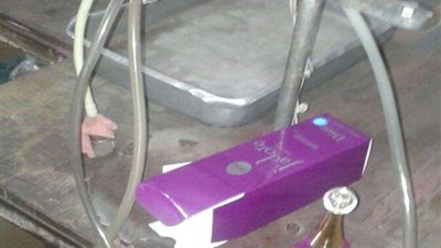 مباحث التموين تداهم مصنعًا للعطور يستخدم خامات مجهولة