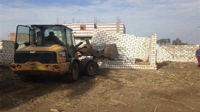 إزالة 19 مبنى مخالفًا على مساحة 7 آلاف متر بقرية واحدة بالمنوفية