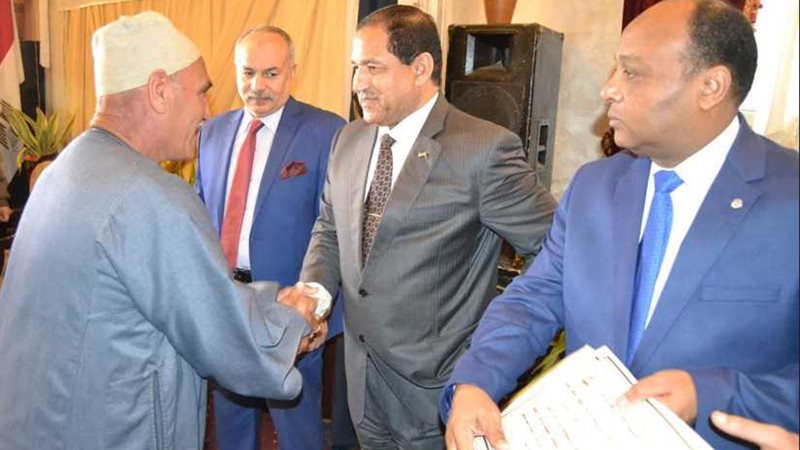 محافظ الغربية في