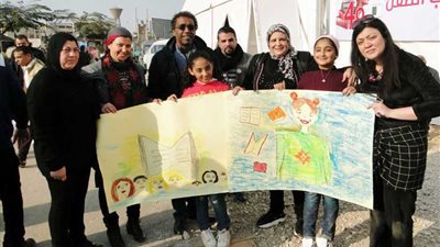 إقبال جماهيري كبير على أنشطة قصور الثقافة.. وعواض يتفقد مخيمات الهيئة بالمعرض