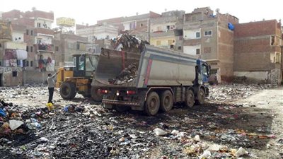 الوحدات المحلية بدمنهور وكفر الدوار تواصل رفع تراكمات 