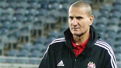 مدرب حراس مرمى الأهلي يعود لقيادة التدريبات