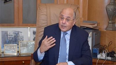 موسى يعرض برنامجه الاقتصادي ... ويكذب أيمن نور