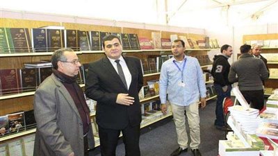 الشوكي يعلن نشرة الإيداع في 2017 ويتفقد جناح دار الكتب بمعرض الكتاب 