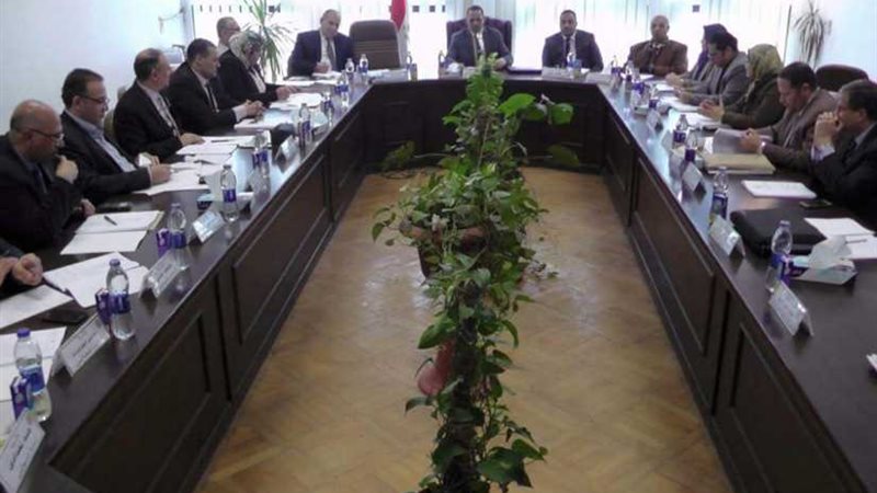 عبيد صالح يستعرض