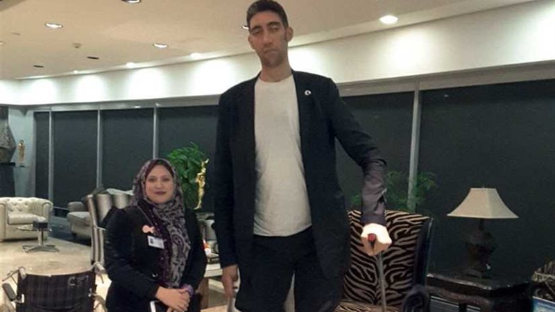 أطول رجل فى العالم