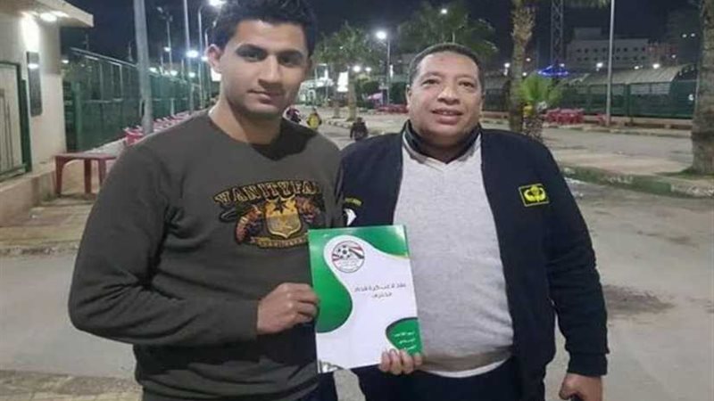 التعاقد مع مهاجم