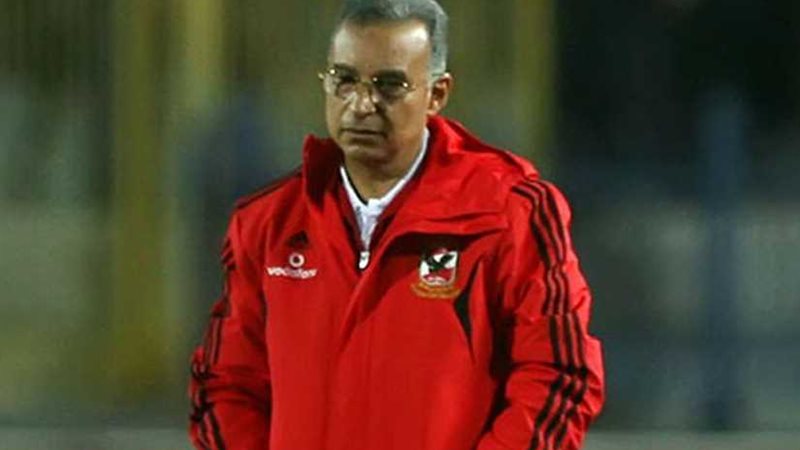 الأهلي يعلن التعاقد