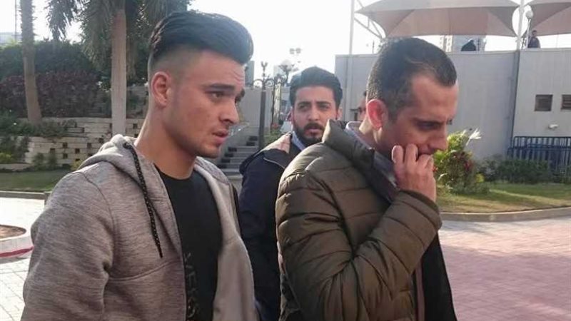 صلاح محسن يتواجد