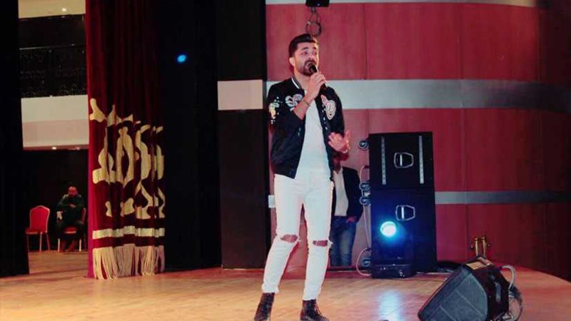 محمد عباس ينشر صور