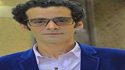 محمود فارس ينهي 