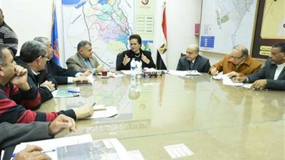 محافظ البحيرة تتابع أعمال تكرير وتطهير بحيرة إدكو 