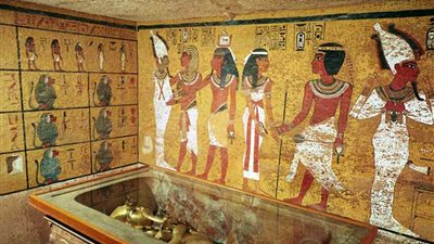 بدأ أعمال المسح الرداري الثالث على مقبرة توت عنخ آمون