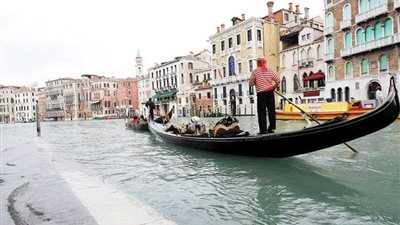 اختفاء المياه من شوارع البندقية