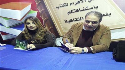 الشقيقان حسام وميران يوقعان 