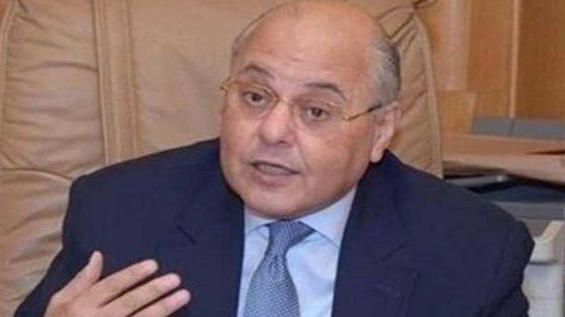 عادل عصمت متحدثا