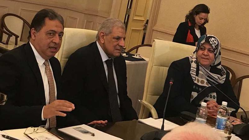 وزير الصحة يبحث مع