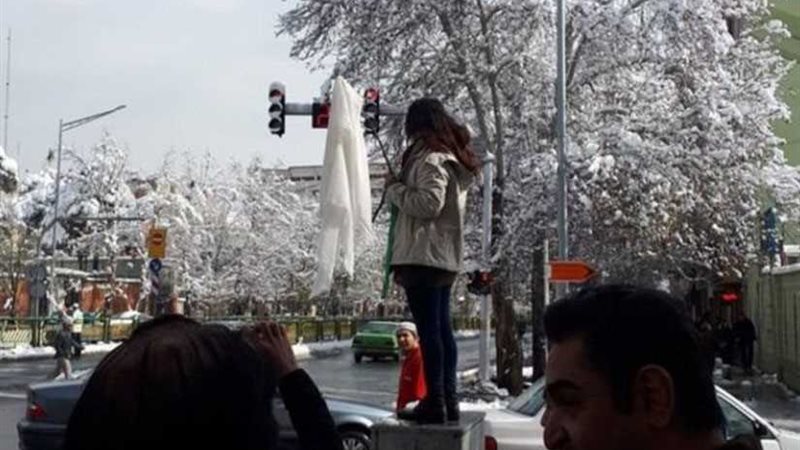 100 ألف دولار غرامة