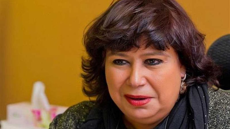 وزيرة الثقافة تقدم