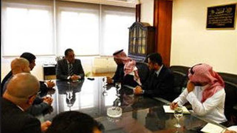 وزير الإسكان يبحث