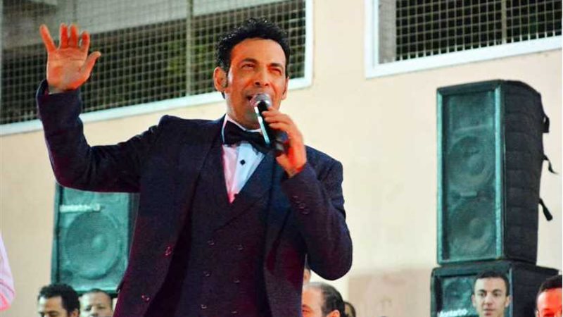 سعد الصغير يغنى لبطلة