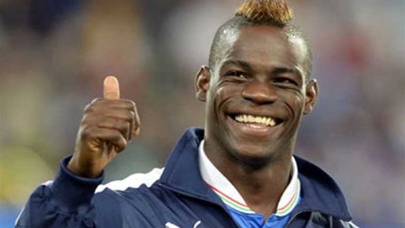 بالوتيلي يتعرض للإهانة