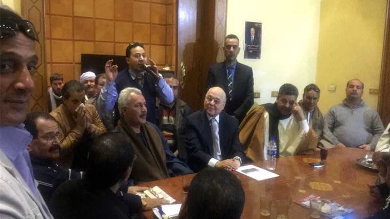 موسى مصطفى يجتمع