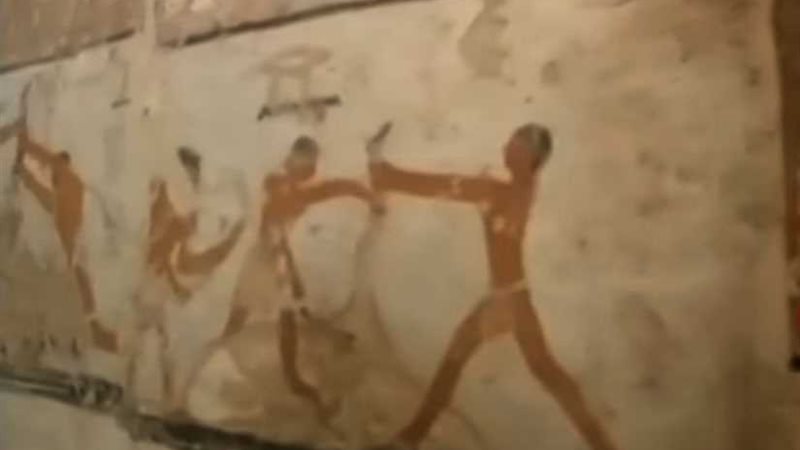 وزير الآثار يتفقد