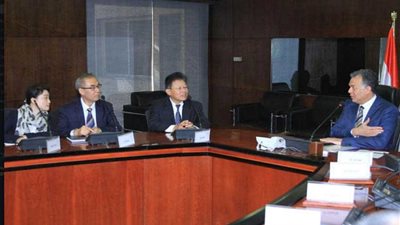 عرفات يبحث التعاون مع جمعية صينية في مشروعات القطار الكهربائي