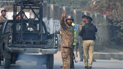 مقتل وإصابة 8 أشخاص في انفجار قنبلة جنوب غرب باكستان