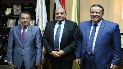 تعاون بين جامعتي بني سويف والمنيا في مجال التعليم الإلكتروني المدمج