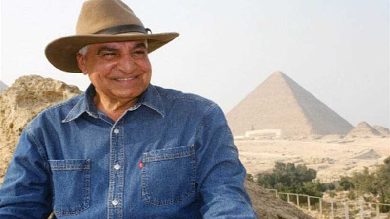 زاهي حواس يطالب بتعليم