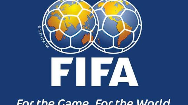 «فيفا» يهنأ كريستيانو