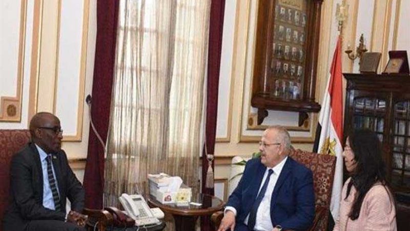 رئيس جامعة القاهرة