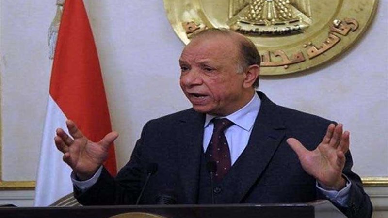 محافظ القاهرة يغير