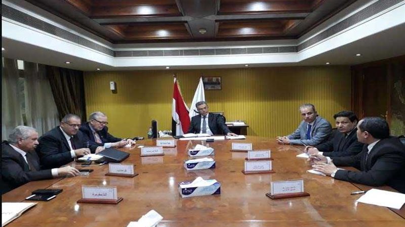 وزير النقل يبحث مع