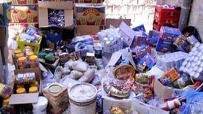 ضبط مواد غذائية فاسدة ومجهولة المصدر في حملة تموينية بالإسكندرية