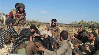 المرصد : مقتل 32 عنصرا من المعارضة السورية وداعش في اشتباكات بريف درعا الجنوبي