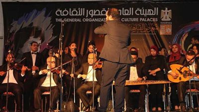 مخيم الفنون يخطف الأنظار بمعرض الكتاب