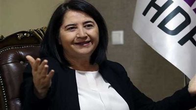 السلطات التركية تعتقل أعضاء بارزين بأحزاب كردية ويسارية