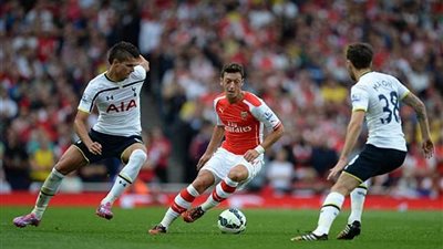 تعادل سلبى بالشوط الأول بين أرسنال وتوتنهام بمشاركة الننى