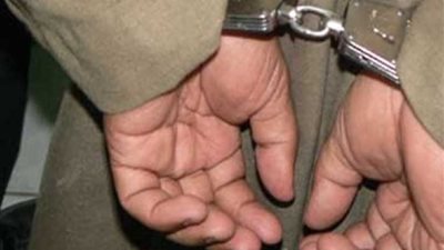 ضبط مسن يستغل الأحداث في التسول مقابل إيوائهم