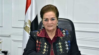 نادية عبده توجه بتنمية الوعي الانتخابي لطلاب المدارس بالبحيرة