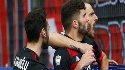 ميلان يكتسح سبال برباعية نظيفة في الدوري الإيطالي لكرة القدم